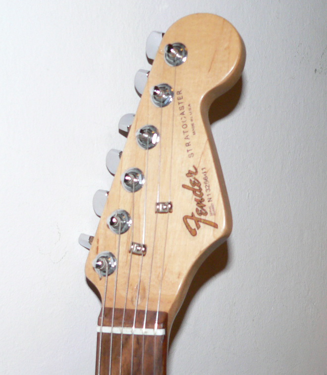 Fender_Strato_fej.JPG