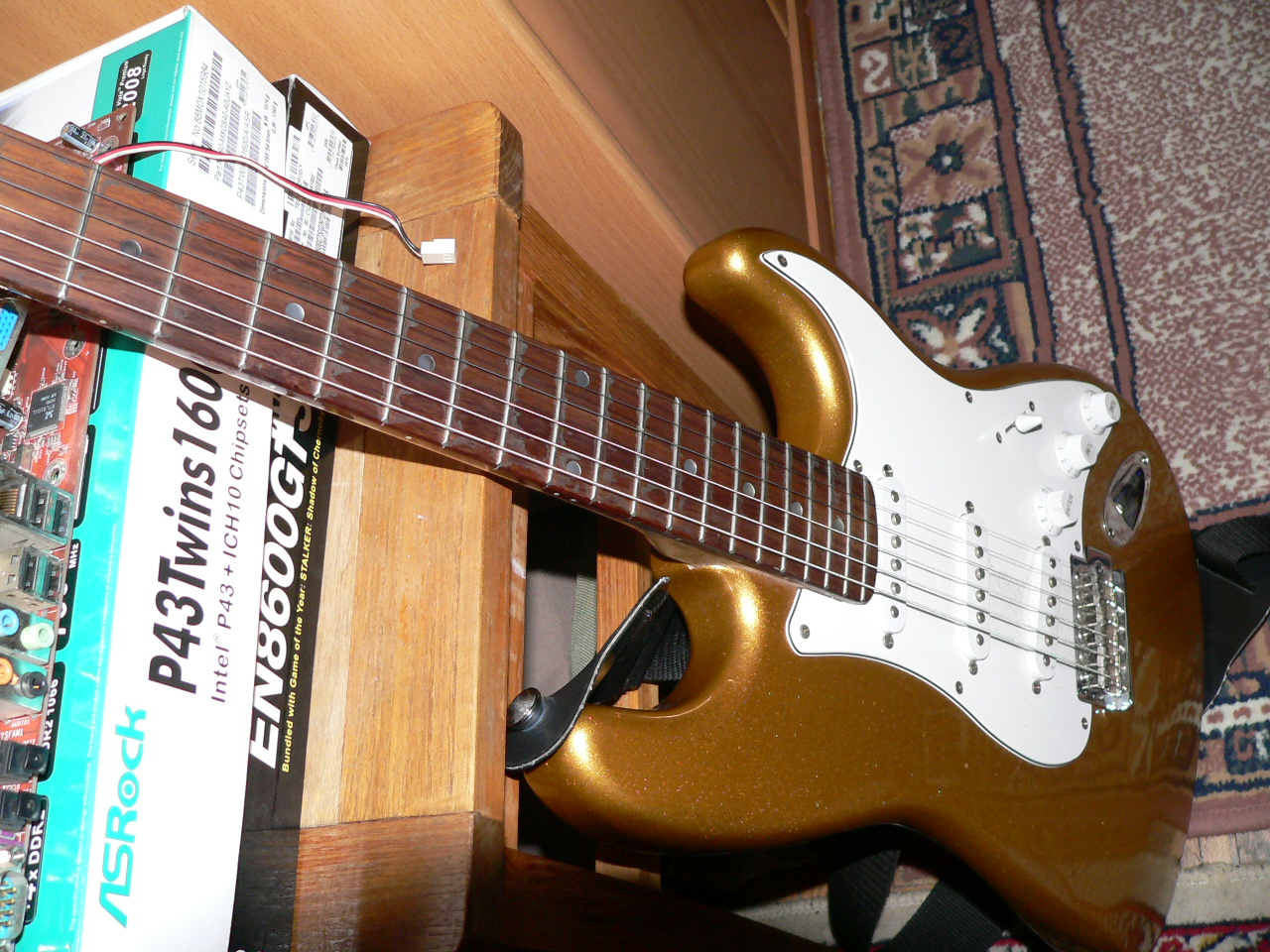 Fender_strat_P1090196.JPG